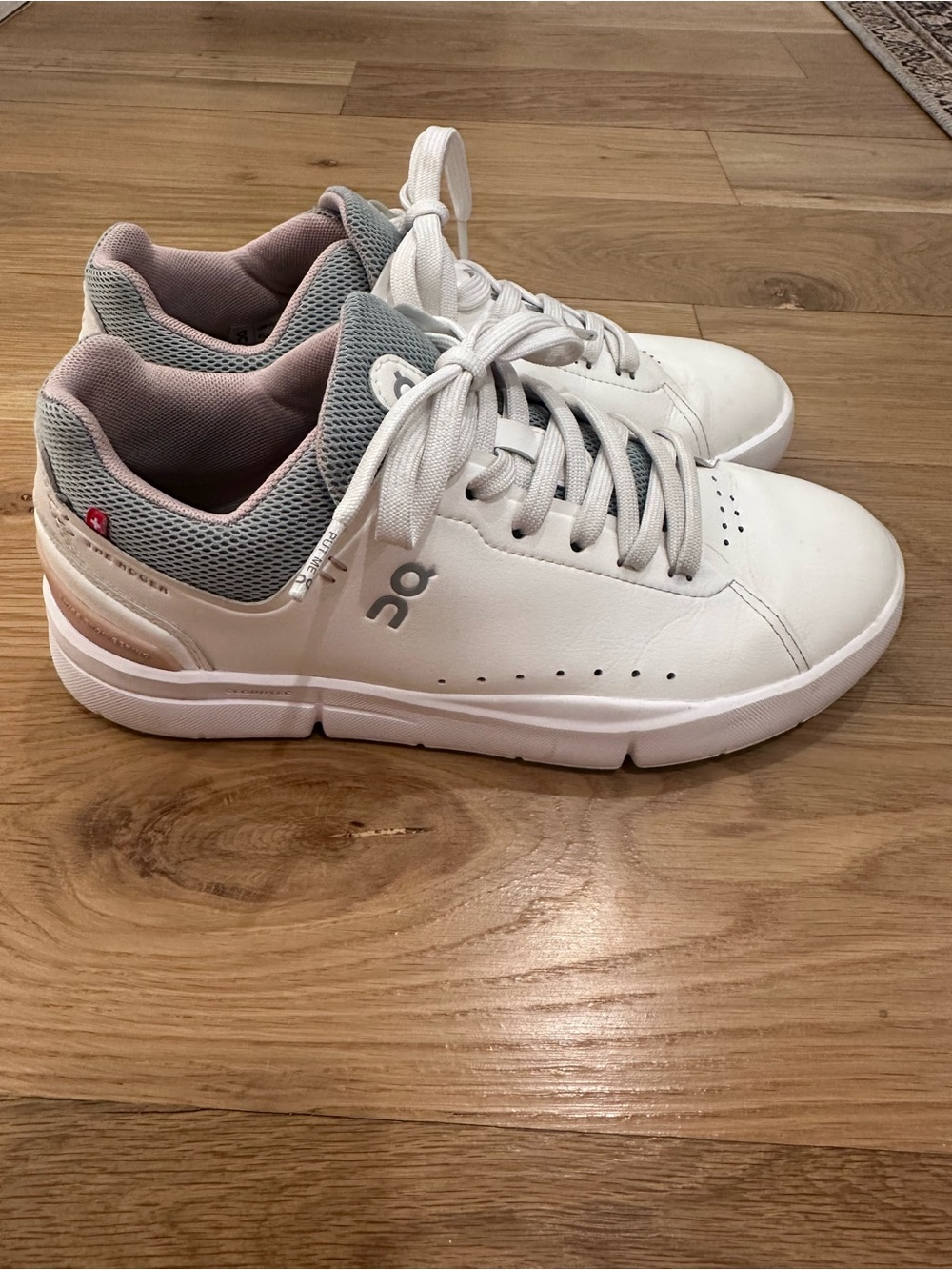 On Cloud Womens 7.5 The Rodger Advantage